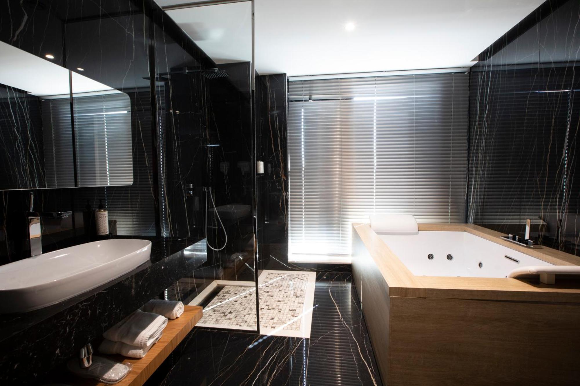 Marinaj Hotel & Spa Tirana Buitenkant foto