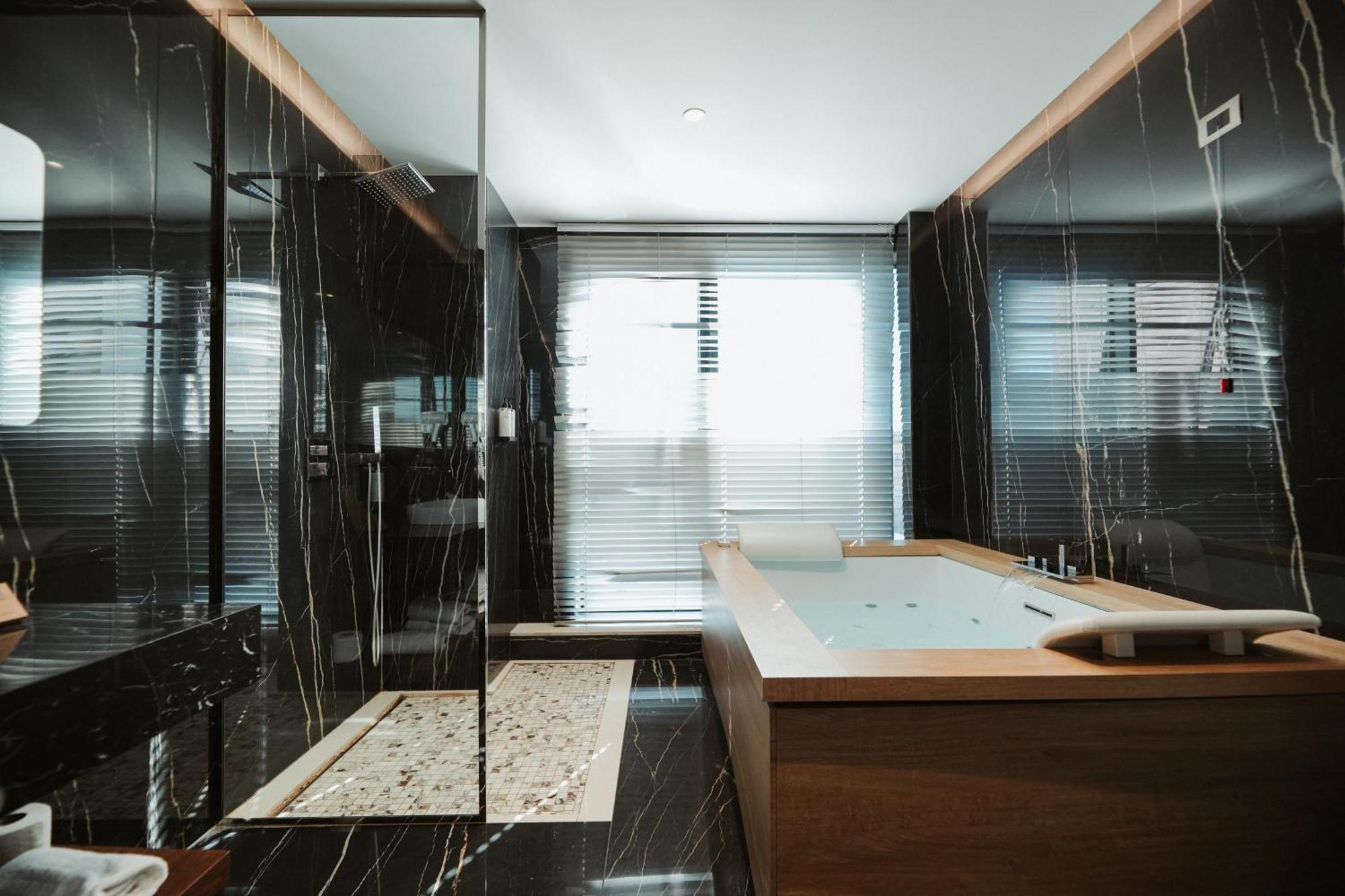 Marinaj Hotel & Spa Tirana Buitenkant foto